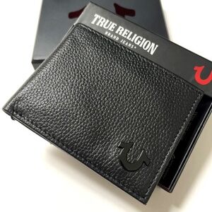 NWT TRUE RELIGION L-fold Leather Wallet Boxed Black Metal Plaque French RFID